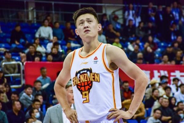 教練教你打籃球！周鵬13中10砍24分&生涯總得分升歷史第十三！